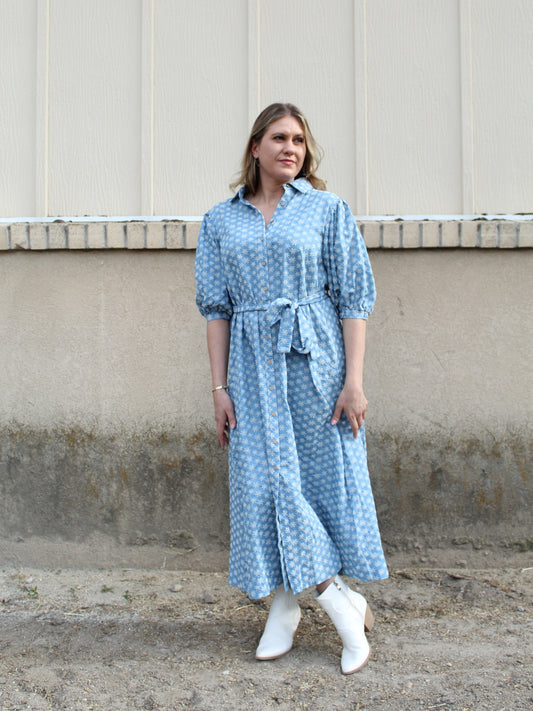 Flower Fields Buttoned Dress in Denium