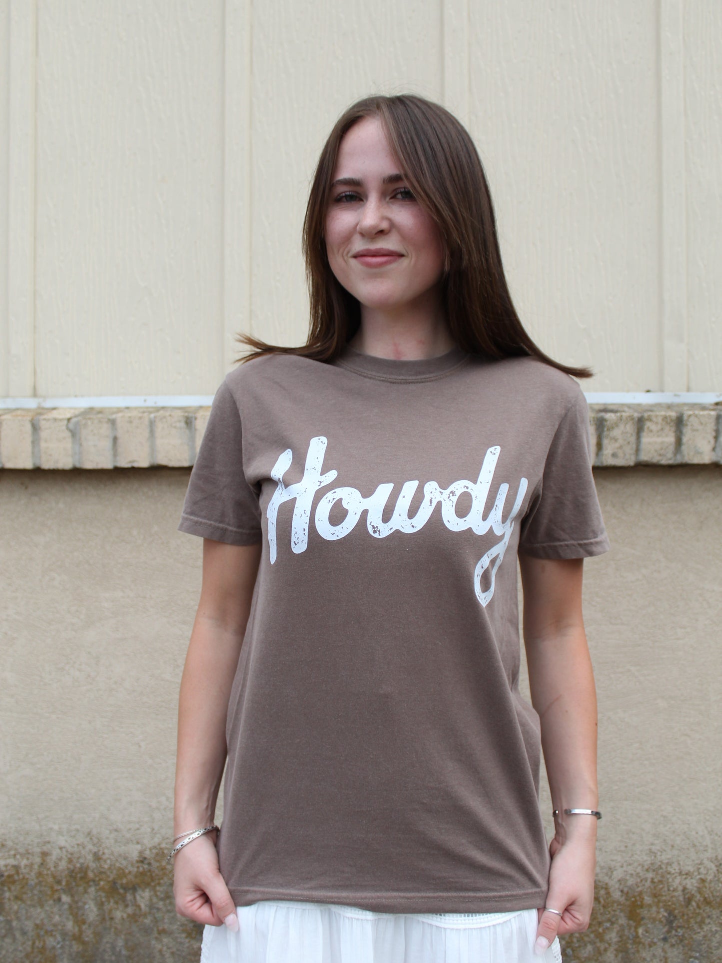 'Howdy' Graphic Tee in Espresso