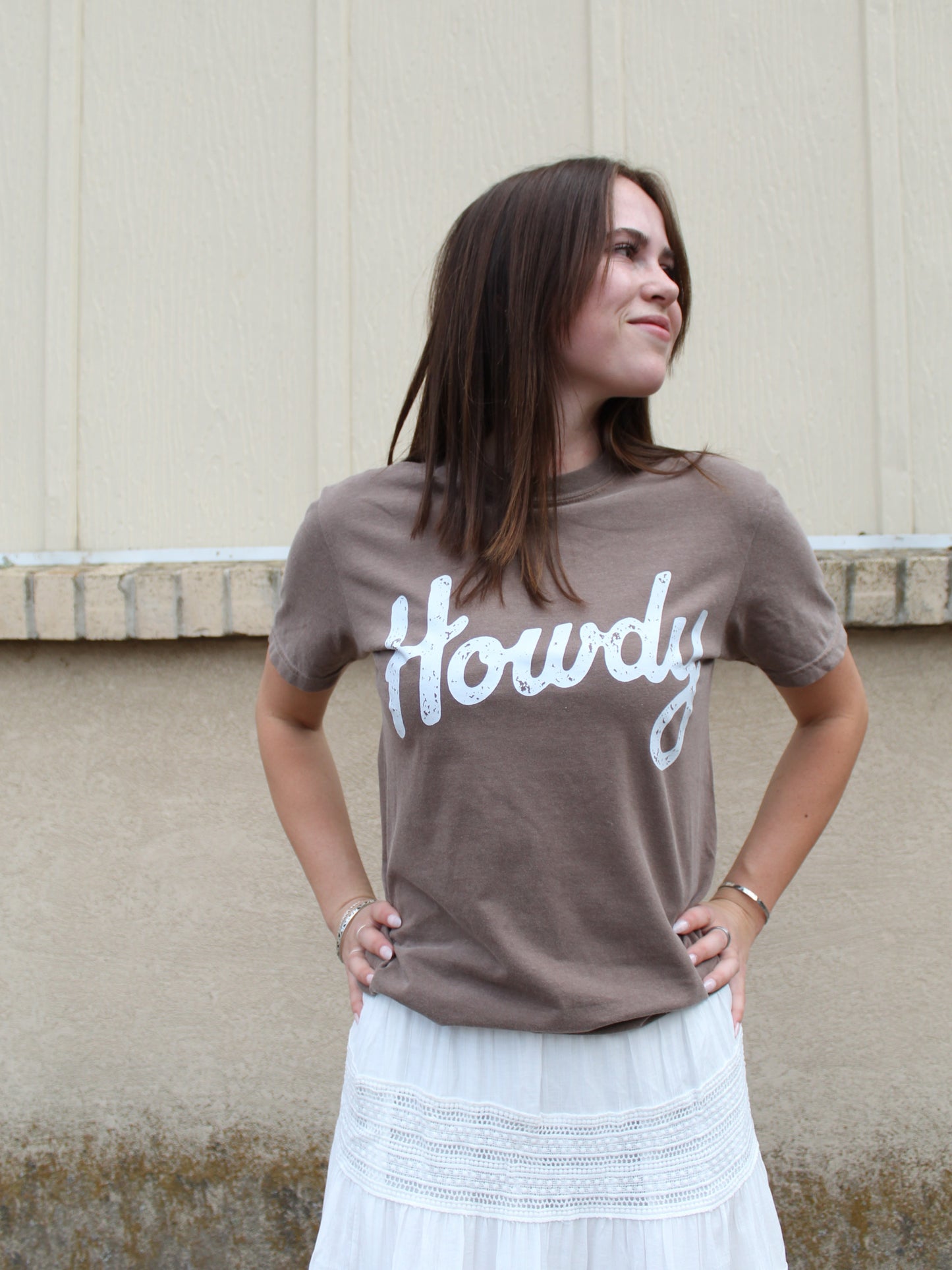 'Howdy' Graphic Tee in Espresso