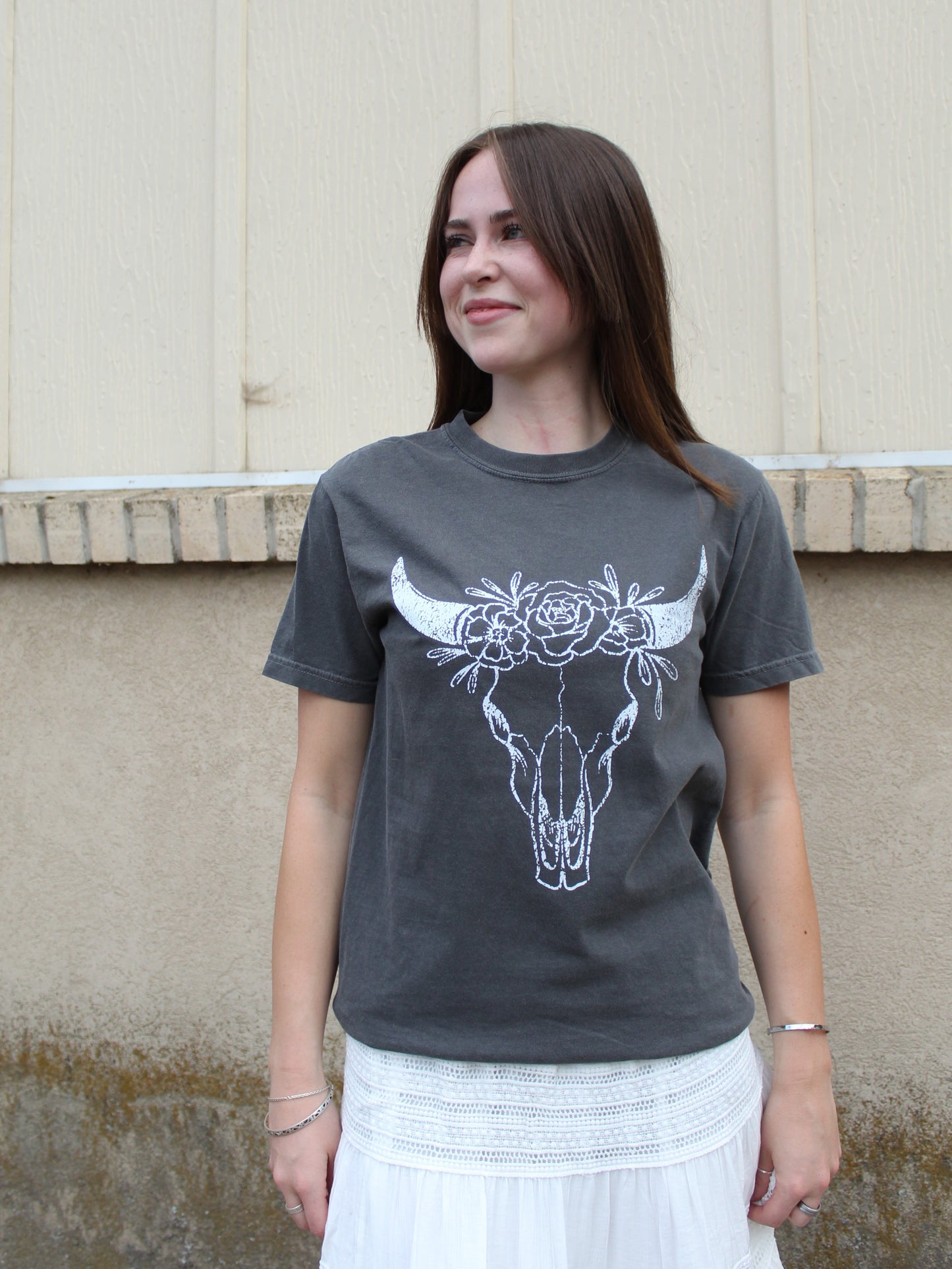 Ox Skull Floral Western Graphic Tee in Charcoal