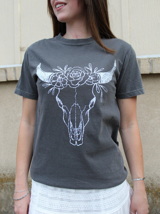 Ox Skull Floral Western Graphic Tee in Charcoal