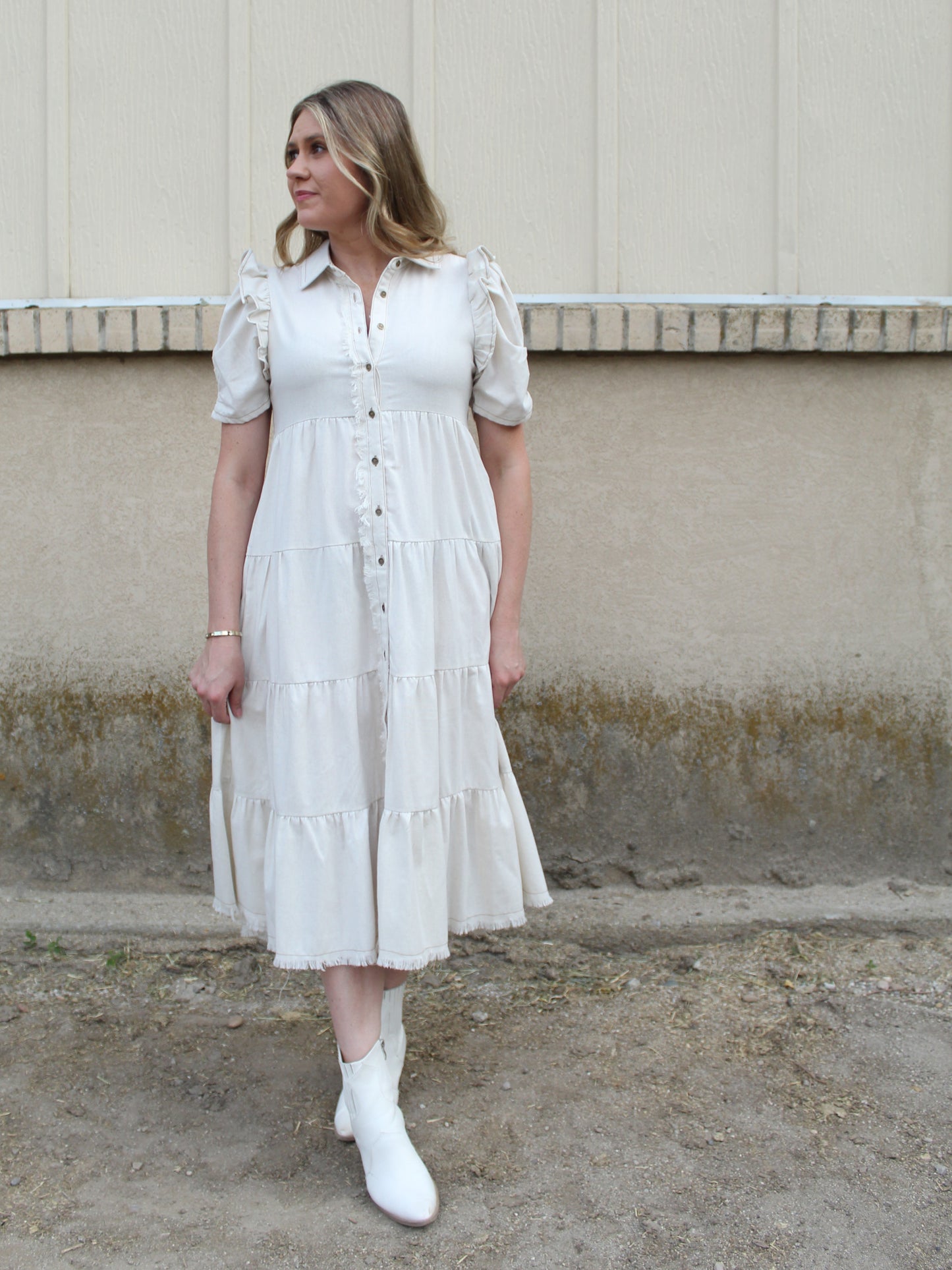She's Country Buttoned Dress in Beige
