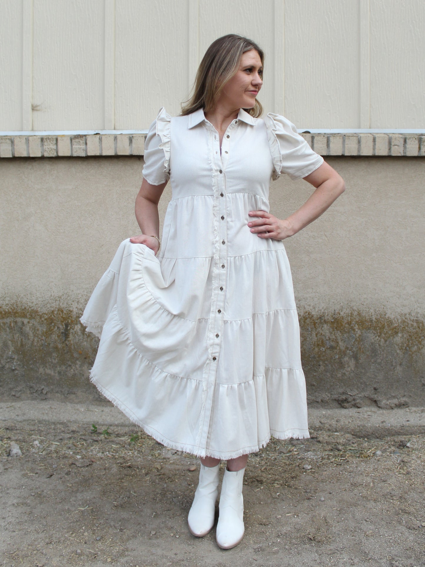 She's Country Buttoned Dress in Beige