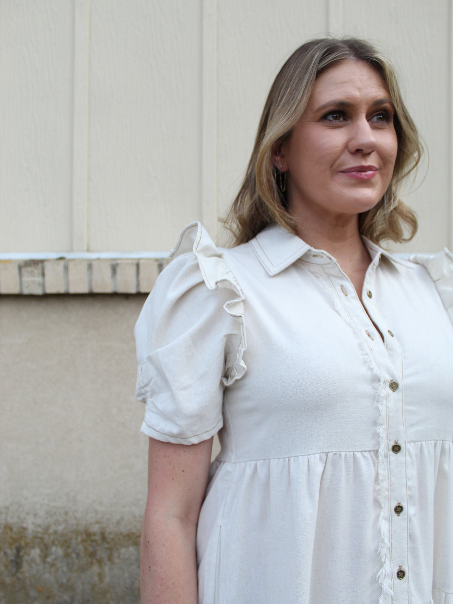 She's Country Buttoned Dress in Beige