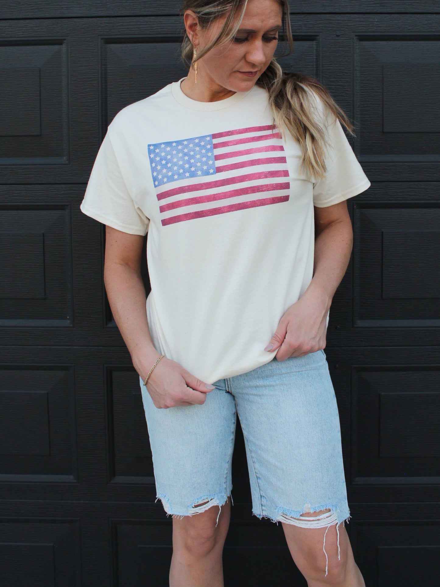 Classic American Flag Graphic Tee in Ivory