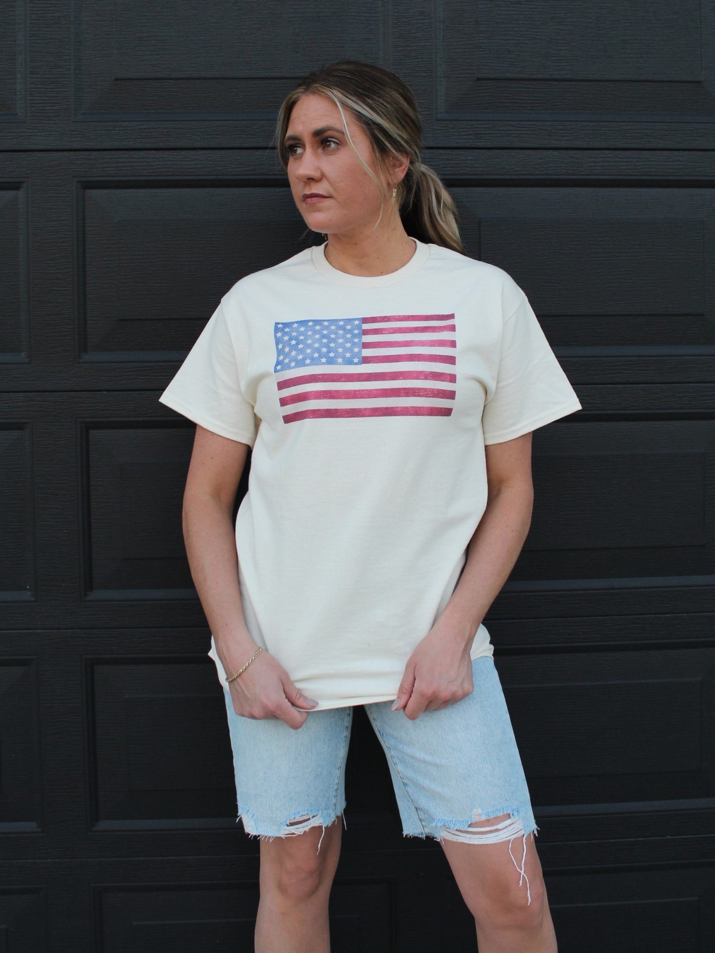 Classic American Flag Graphic Tee in Ivory