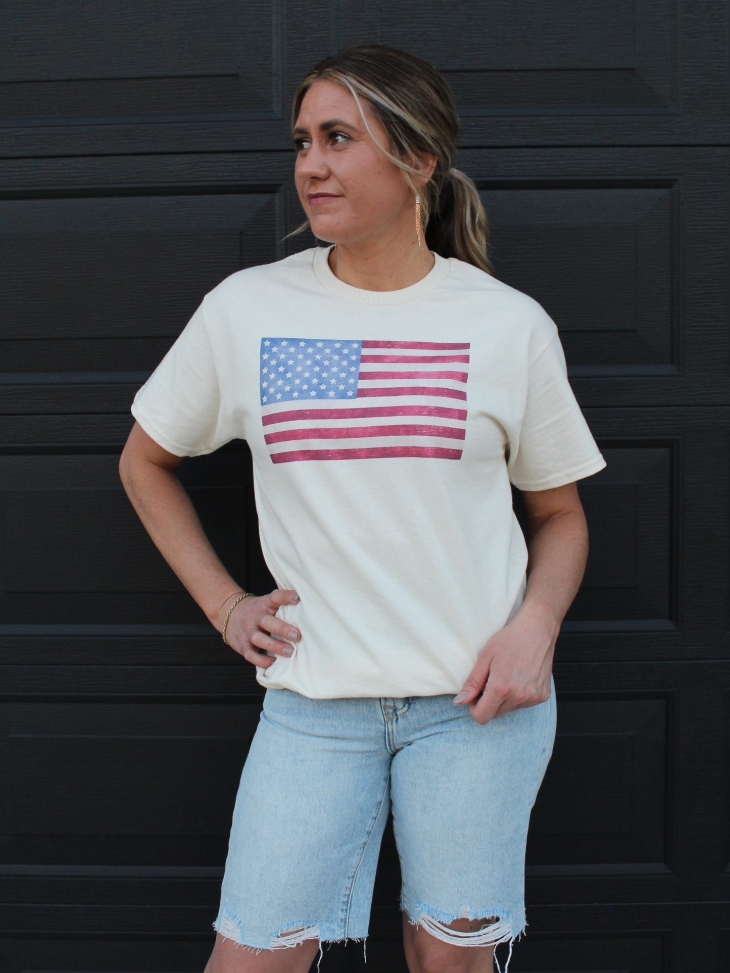 Classic American Flag Graphic Tee in Ivory