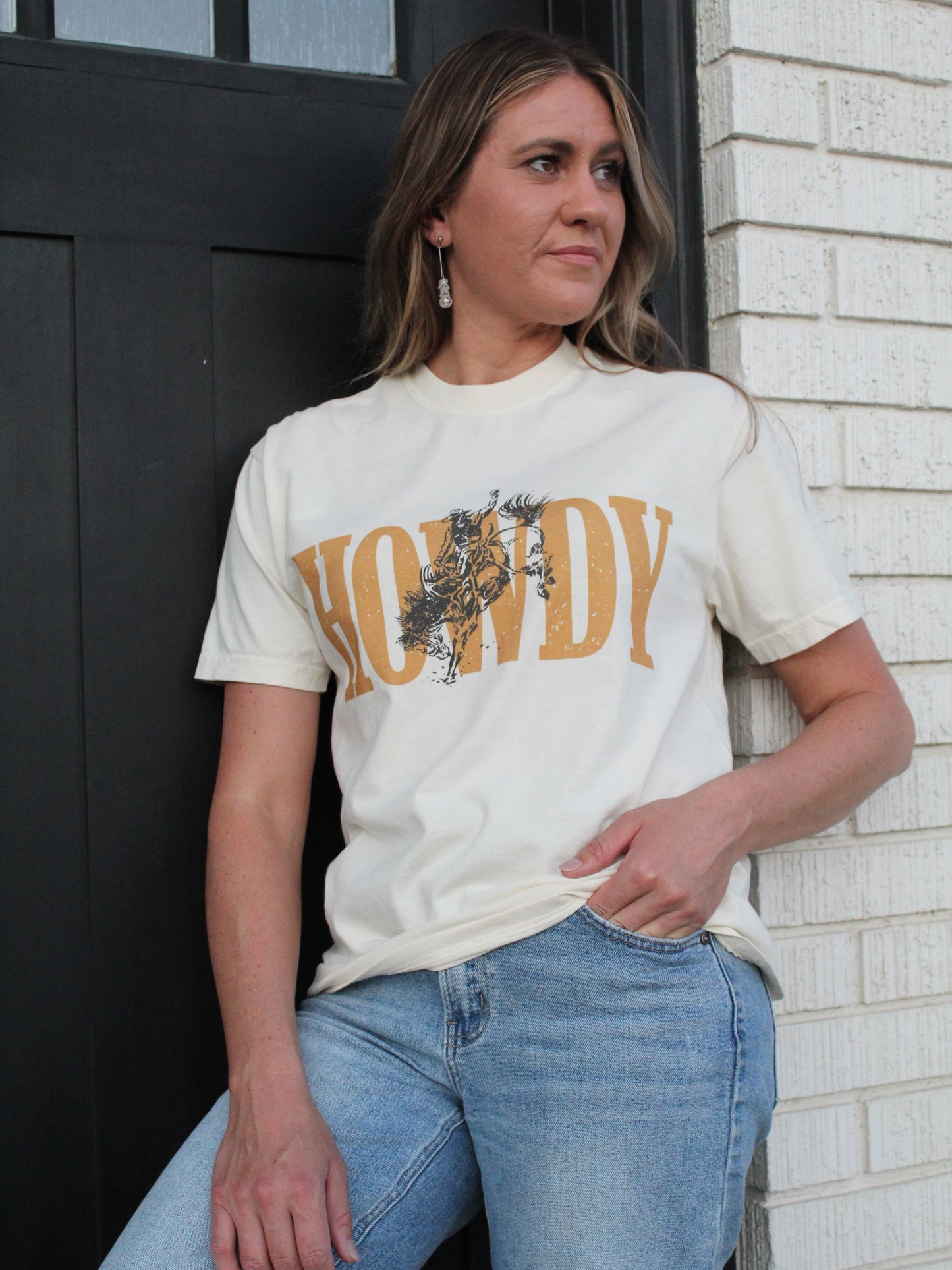 'HOWDY' Graphic Tee in Ivory