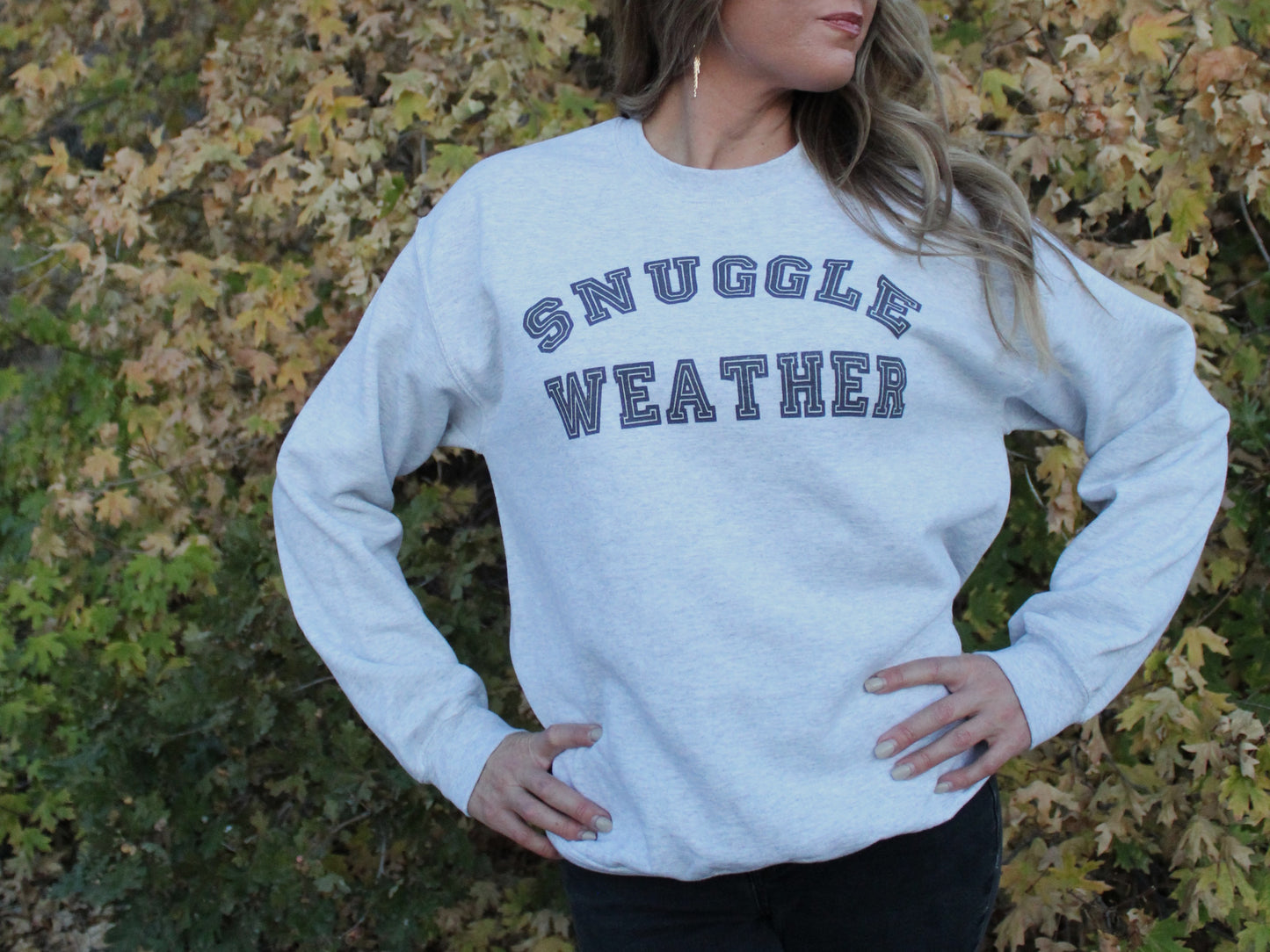 'SNUGGLE WEATHER' Sweatshirt in Heather Gray