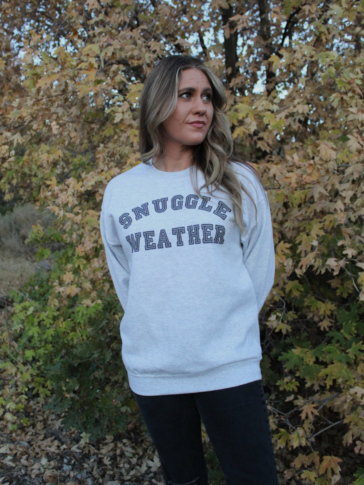 'SNUGGLE WEATHER' Sweatshirt in Heather Gray