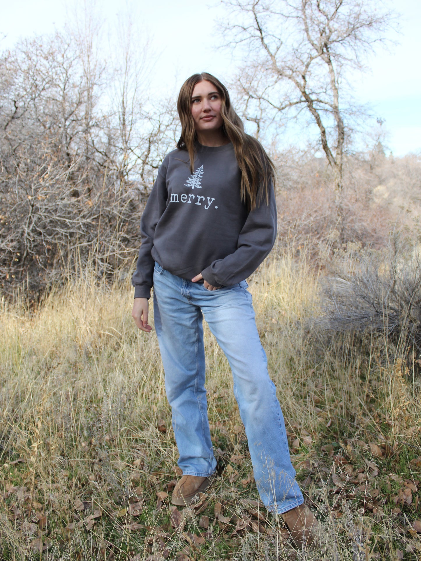 ‘merry.’ Graphic Sweatshirt in Charcoal